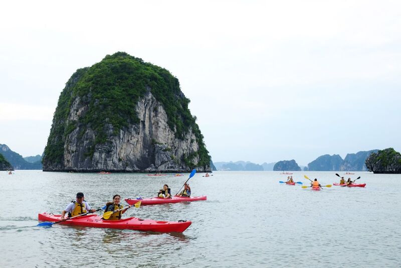 Bai Tu Long Bay travel